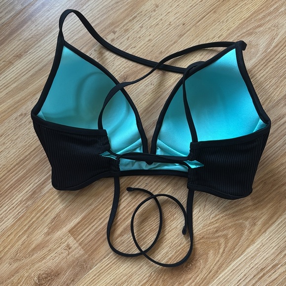 Black Strappy Bralette - Picture 6 of 9